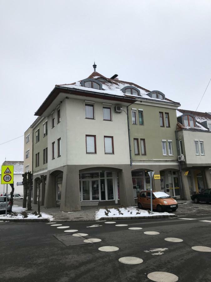 Gábor Pál 1 Apartman 2 szoba Dunafoldvar Exterior foto